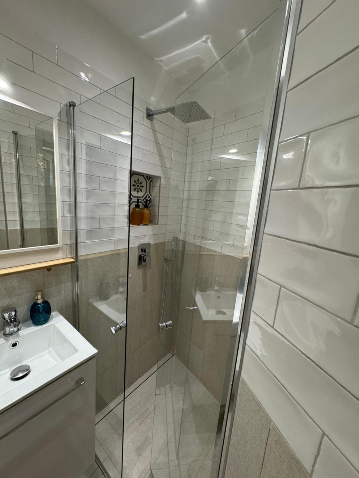 Little Swan Apartman Budapeste Exterior foto